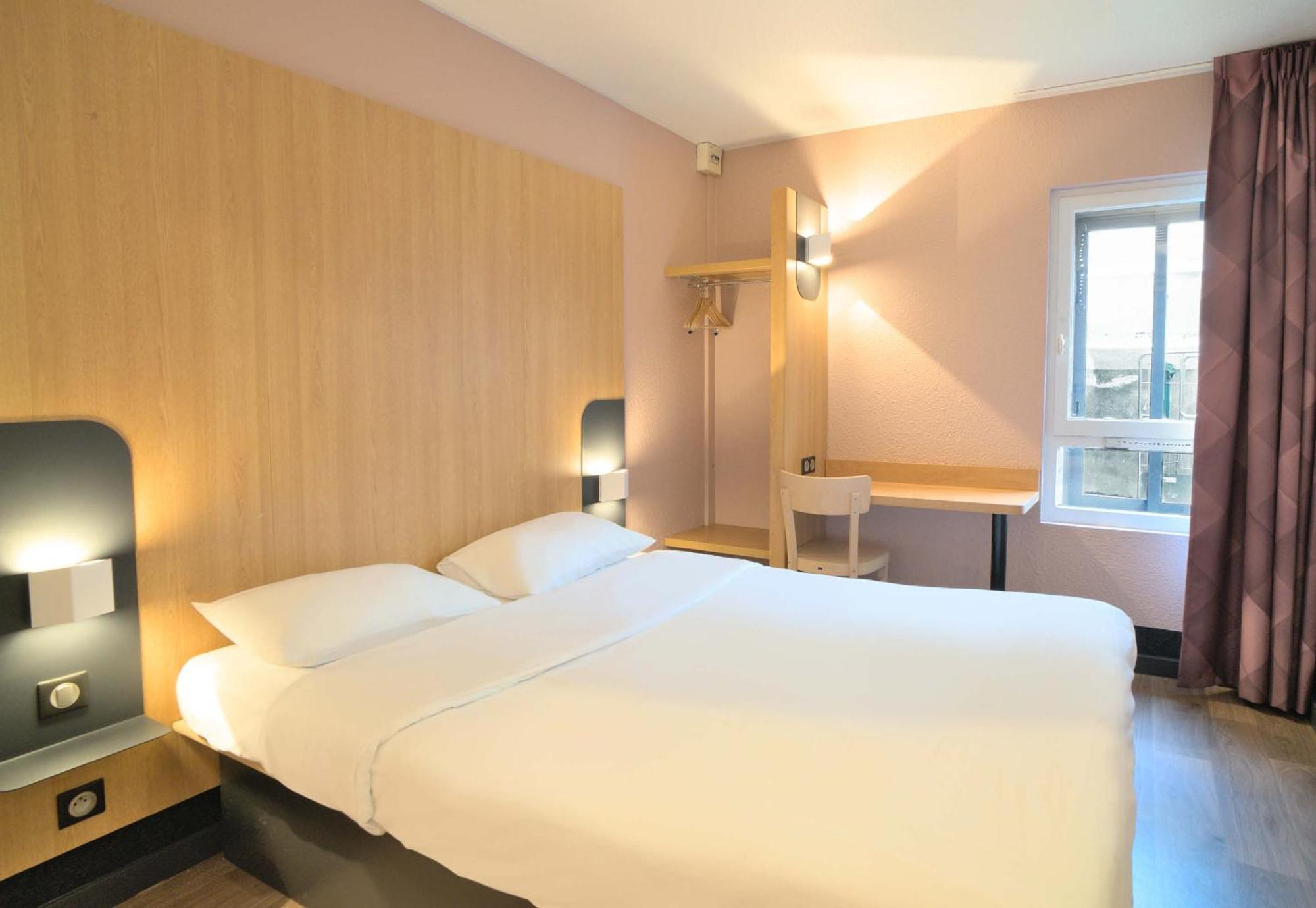 B&B Hotel Dreux Centre Esterno foto